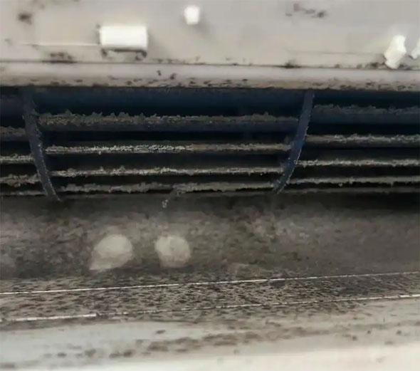 堆龙德庆空调吹的风有股烧焦味是怎么回事